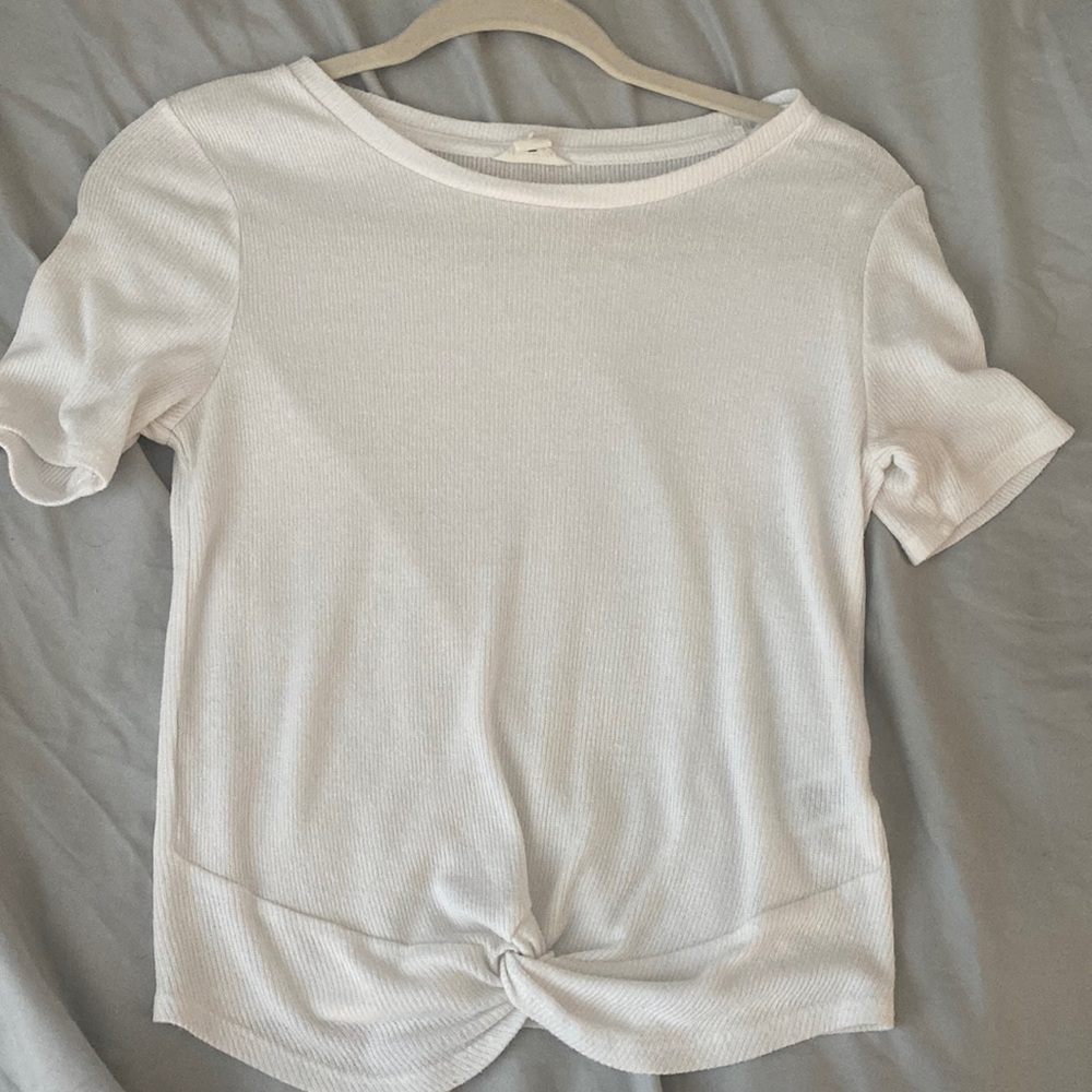 White tee